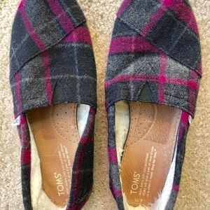 Toms sweater/flannel moccasins